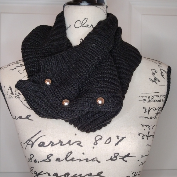 NWT D&Y Black Figure 8 Scarf Caplet Single Loop Wears 2 Ways - Picture 1 of 6